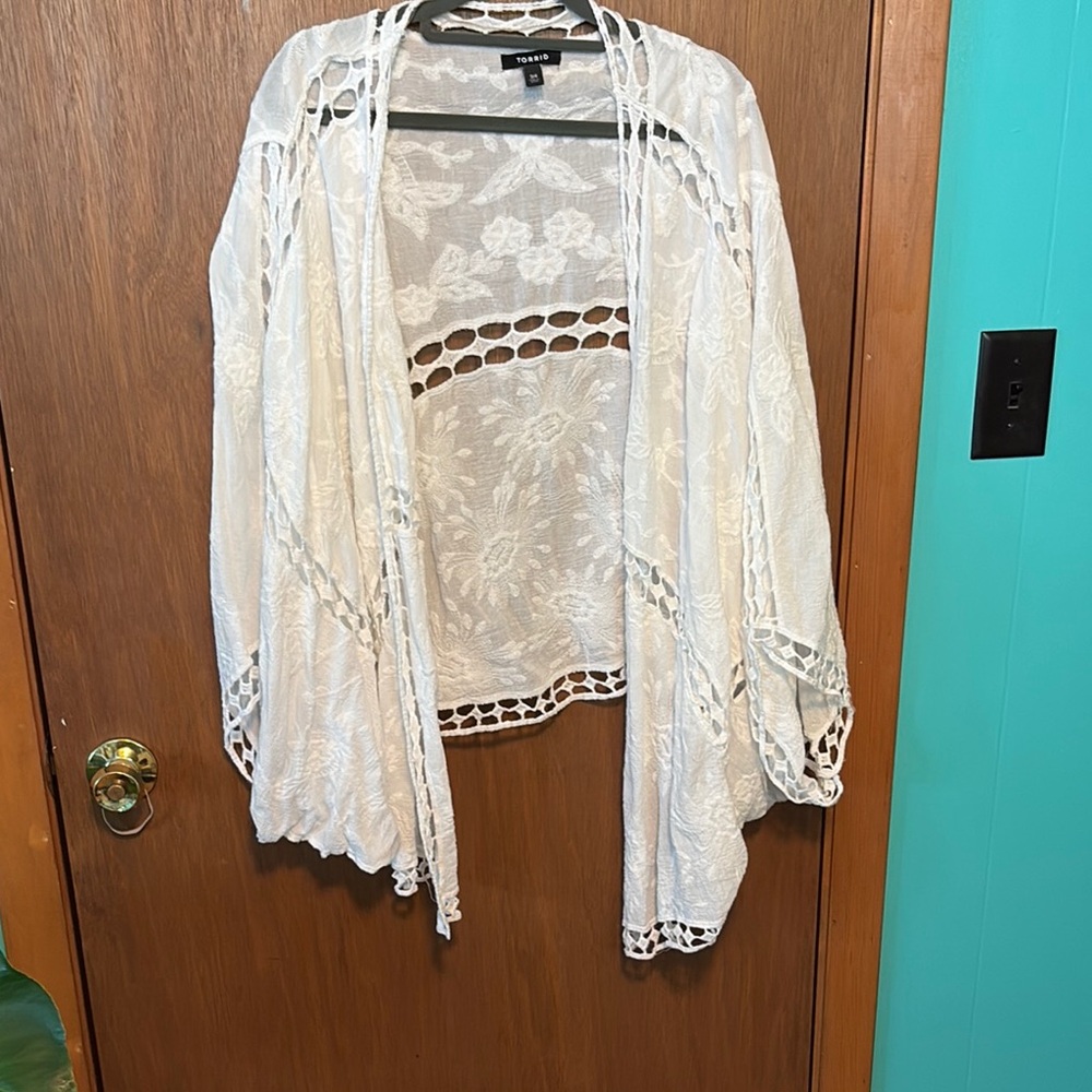 White Lace Kimono Cardigan Torrid size 3/4